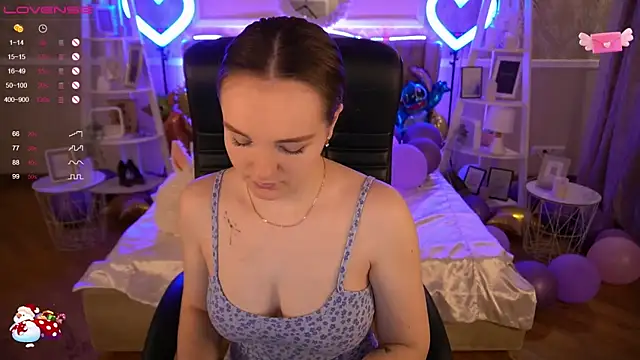 Snapshot of FoxyShy chatting on January 29, 12:45 pm FoxyShy online show from January 29, 12:45 pm