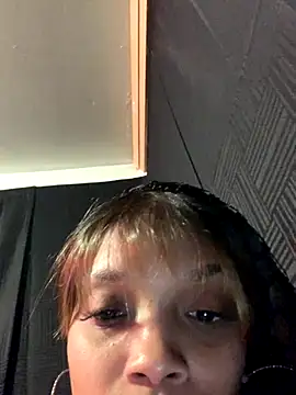 Rakiyahcharms online show from December 17, 4:07 am