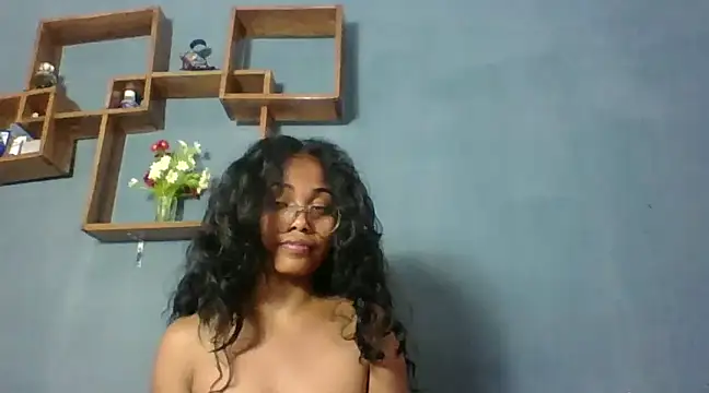 Snapshot of naya86 chatting on December 21, 12:27 pm naya86 online show from December 21, 12:27 pm