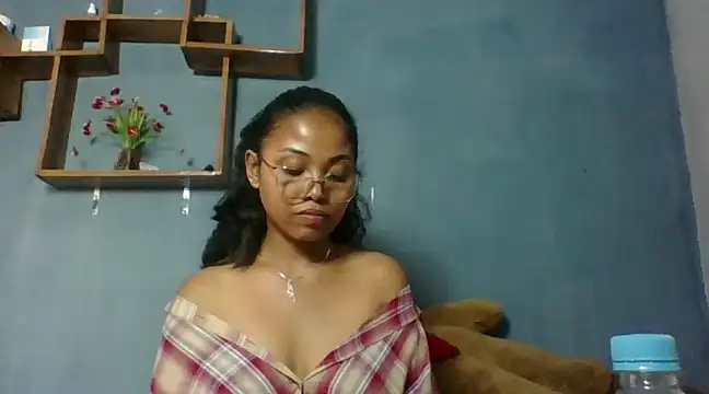 Snapshot of naya86 chatting on February 9, 9:37 am naya86 online show from February 9, 9:37 am