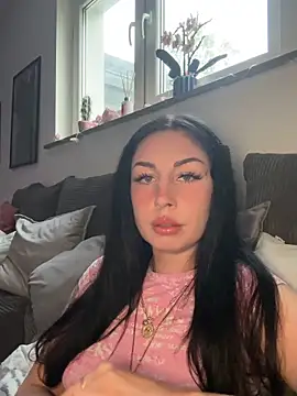 Snapshot of Estherjizz chatting on May 31, 6:20 pm Estherjizz online show from May 31, 6:20 pm