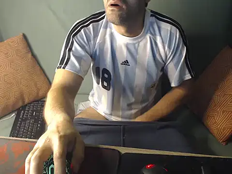 Snapshot of MarkReeds chatting on December 4, 6:00 am MarkReeds online show from December 4, 6:00 am