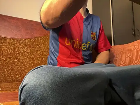 Snapshot of MarkReeds chatting on February 4, 6:25 am MarkReeds online show from February 4, 6:25 am