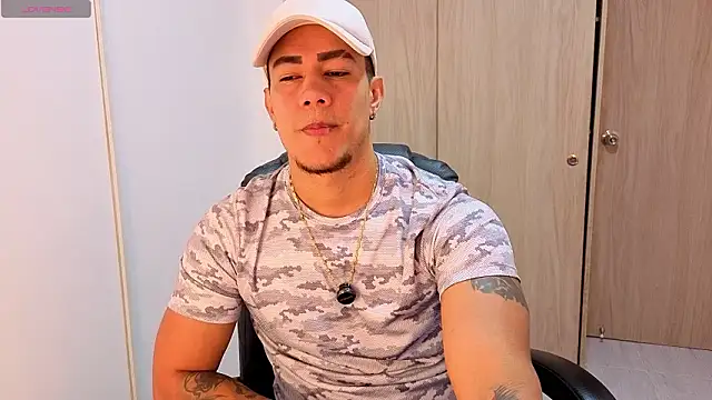 CRAZYBOYLOVE online show from February 14, 11:29 am