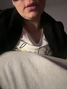 Snapshot of Wet-Pussycat chatting on January 21, 12:25 am Wet-Pussycat online show from January 21, 12:25 am