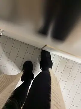 Snapshot of Wet-Pussycat chatting on December 4, 4:38 pm Wet-Pussycat online show from December 4, 4:38 pm