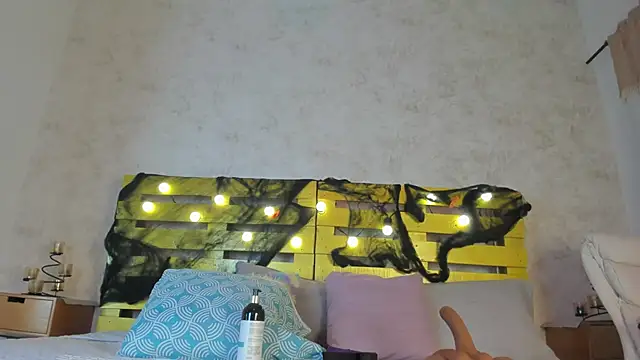 cristinapuerta  online show from October 21, 11:33 am