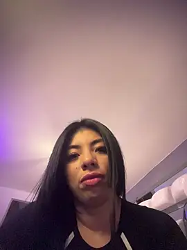 miaparkers online show from December 13, 11:43 pm