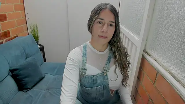 Snapshot of Penelope47 chatting on June 16, 6:54 pm Penelope47 online show from June 16, 6:54 pm