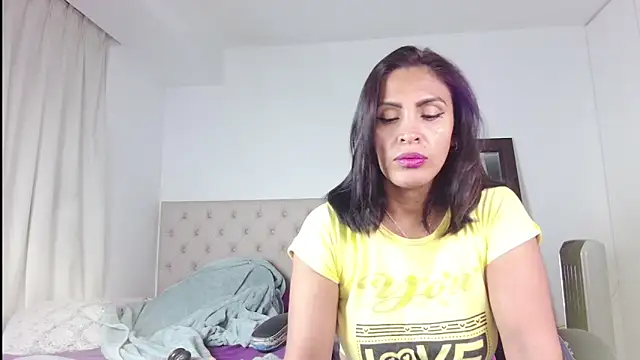 Snapshot of ms_freyax chatting on June 21, 4:15 am ms freyax online show from June 21, 4:15 am