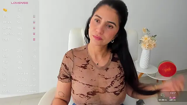 Snapshot of renata_t_ chatting on October 9, 8:18 pm renata t  online show from October 9, 8:18 pm