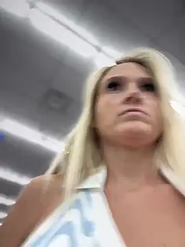 Snapshot of _Rapunzel_ chatting on February 7, 8:42 pm Rapunzel online show from February 7, 8:42 pm