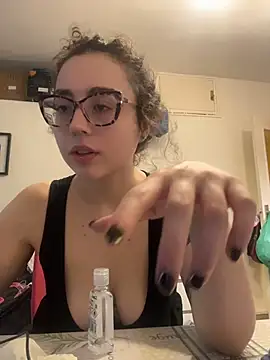 ladyturtle online show from May 27, 1:30 pm