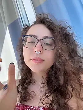ladyturtle online show from June 12, 8:24 am