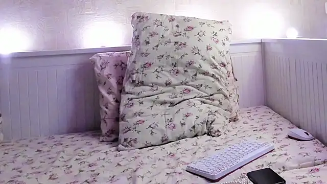 MaryDreaminess online show from December 21, 8:05 pm