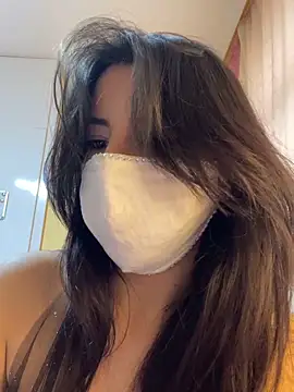 Snapshot of White-Petite chatting on February 7, 1:15 pm White-Petite online show from February 7, 1:15 pm