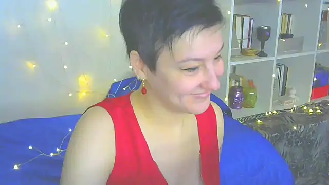 Snapshot of MartaBounty chatting on January 2, 8:35 pm MartaBounty online show from January 2, 8:35 pm