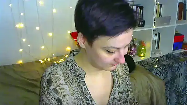 Snapshot of MartaBounty chatting on February 25, 11:00 pm MartaBounty online show from February 25, 11:00 pm