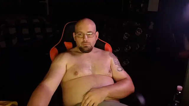 Hunter Largoxh online show from March 13, 1:45 am