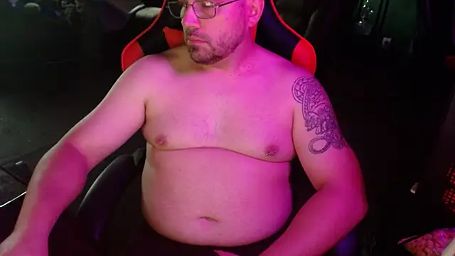 Hunter Largoxh online show from April 2, 5:32 pm