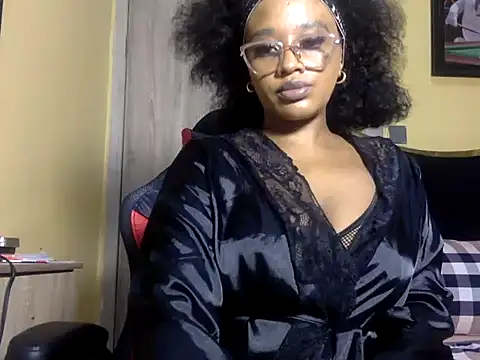 Snapshot of BOOTYBANGER24xx chatting on May 18, 9:26 am BOOTYBANGER24xx online show from May 18, 9:26 am