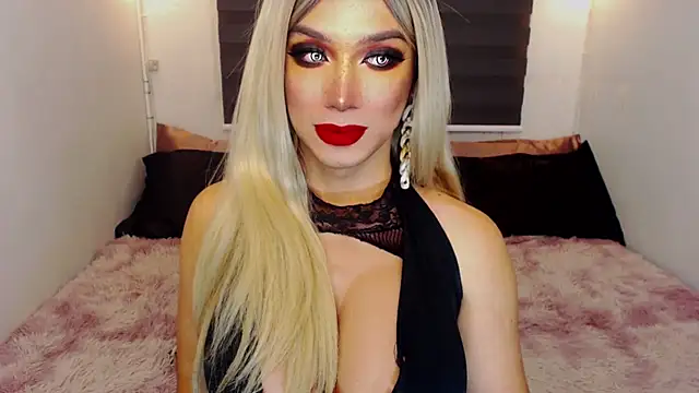 Snapshot of HugeCockDominantXxX chatting on June 4, 4:51 am HugeCockDominantXxX online show from June 4, 4:51 am