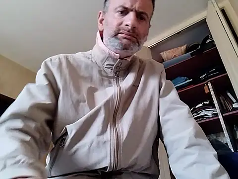 Snapshot of Perv10 chatting on June 6, 8:19 am Perv10 online show from June 6, 8:19 am