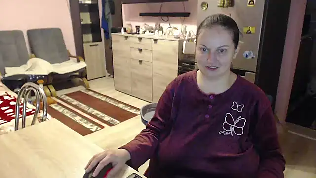 BustyLadyAlma online show from January 26, 5:34 am