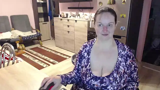 BustyLadyAlma online show from February 11, 5:37 am