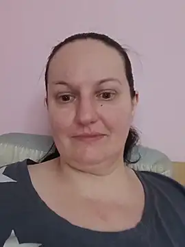 Snapshot of BustyLadyAlma chatting on June 13, 7:39 am BustyLadyAlma online show from June 13, 7:39 am