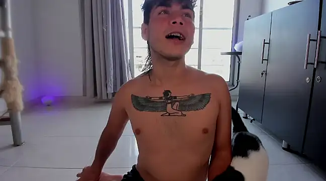 Snapshot of Ryan_picato chatting on December 10, 7:43 pm Ryan picato online show from December 10, 7:43 pm