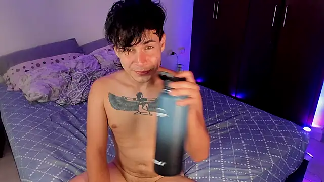 Snapshot of Ryan_picato chatting on December 17, 7:48 pm Ryan picato online show from December 17, 7:48 pm