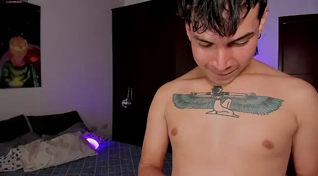 Snapshot of Ryan_picato chatting on February 2, 8:19 pm Ryan picato online show from February 2, 8:19 pm