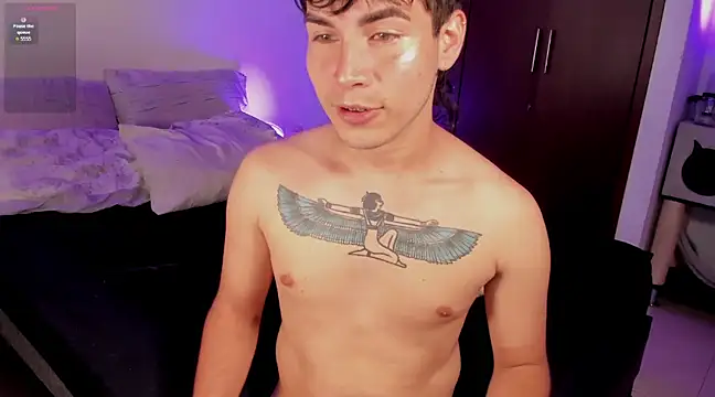 Snapshot of Ryan_picato chatting on February 23, 7:49 pm Ryan picato online show from February 23, 7:49 pm