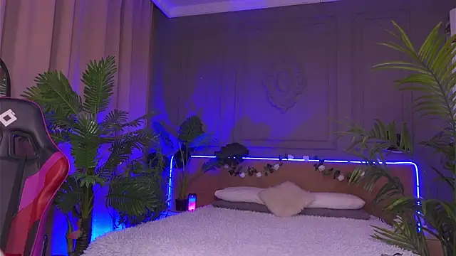 Devilinee online show from February 25, 7:20 am