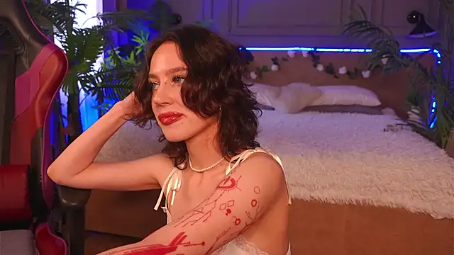 Devilinee online show from September 18, 6:48 am