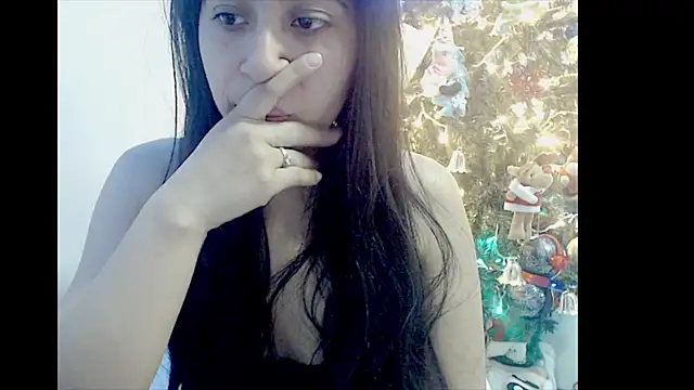 Snapshot of lizztaylor535 chatting on December 20, 2:27 pm lizztaylor535 online show from December 20, 2:27 pm