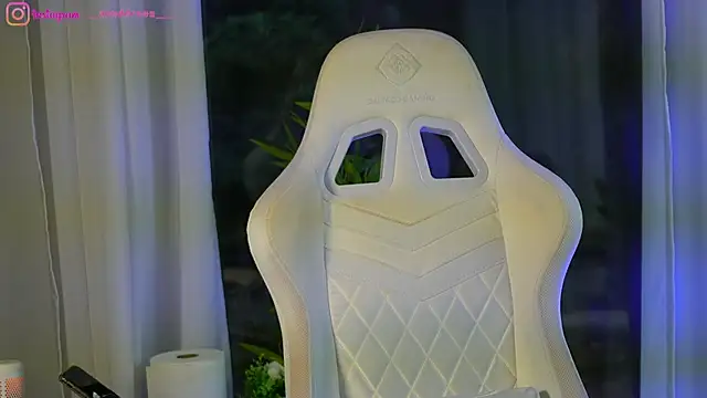 perfectt33n online show from December 3, 9:11 am