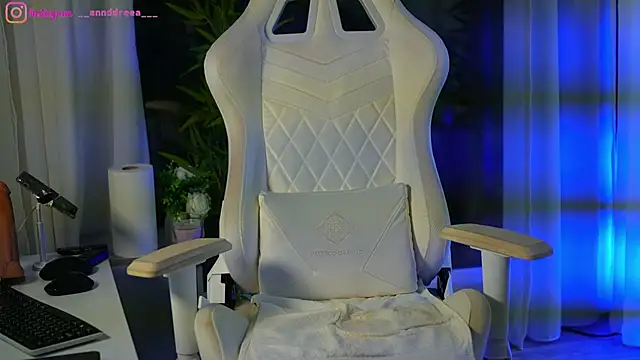 perfectt33n online show from December 6, 11:44 am