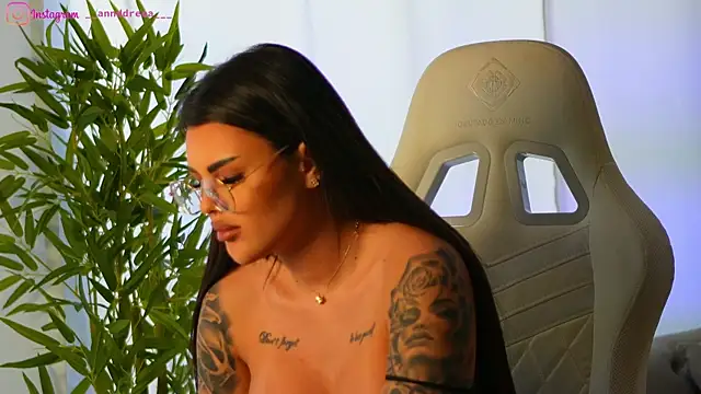 perfectt33n online show from February 14, 10:07 am