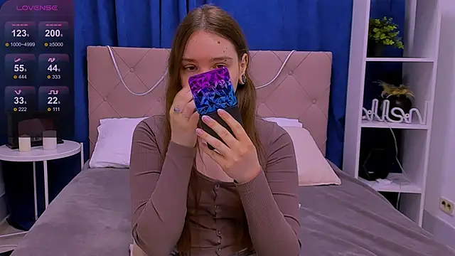 Janie JJ Curvie online show from March 2, 1:30 am