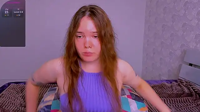 Snapshot of Janie_JJ_Curvie chatting on July 13, 4:04 am Janie JJ Curvie online show from July 13, 4:04 am