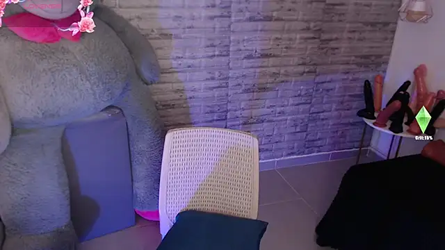 TinnaCobb online show from February 12, 3:29 pm