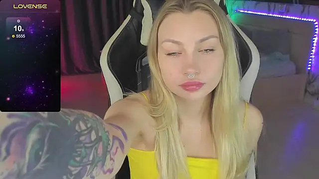 BiMolly online show from December 16, 2:25 am