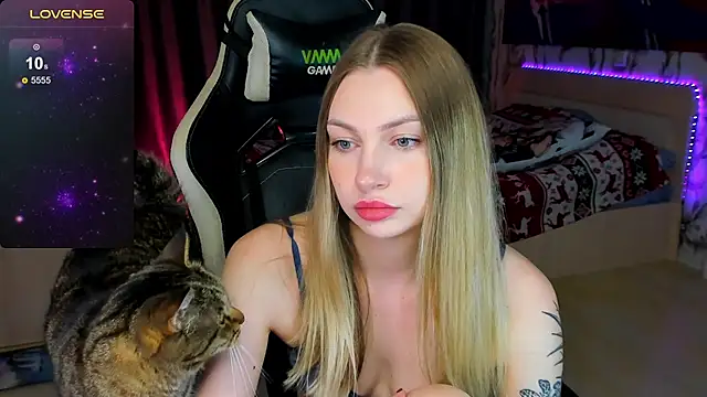 BiMolly online show from September 30, 10:15 pm