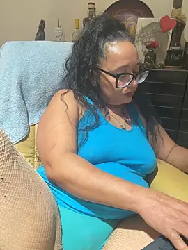 Snapshot of PichyPrettyPussy chatting on November 4, 1:21 pm PichyPrettyPussy online show from November 4, 1:21 pm