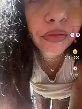 Snapshot of PichyPrettyPussy chatting on May 7, 7:19 pm PichyPrettyPussy online show from May 7, 7:19 pm