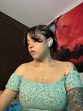 Snapshot of Naiara_sex chatting on June 7, 3:21 am Naiara sex online show from June 7, 3:21 am