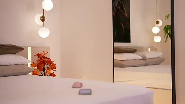 Snapshot of DoviaClaire chatting on November 17, 7:47 am DoviaClaire online show from November 17, 7:47 am