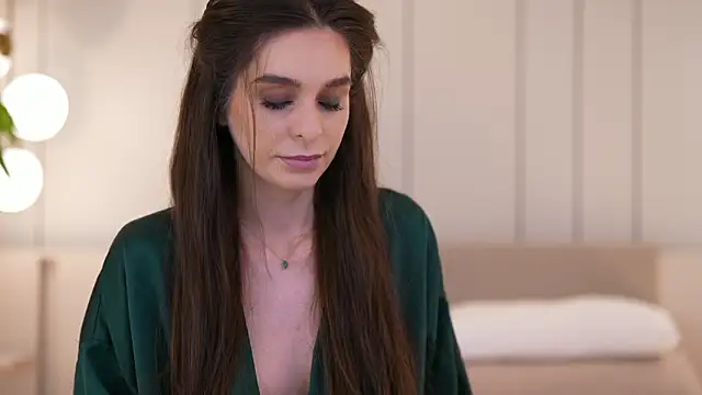 Snapshot of DoviaClaire chatting on March 12, 8:09 am DoviaClaire online show from March 12, 8:09 am